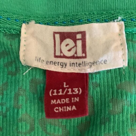 Bundle Green and Hot Pink Tops - Picture 9 of 11